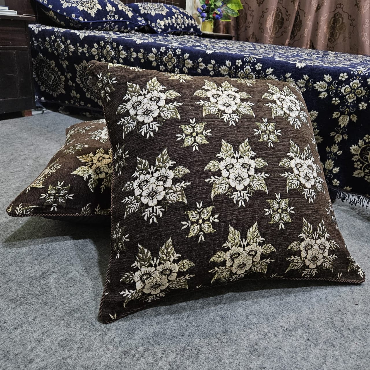 Latest Collection 👉 2 PCS Floor cushion Cover set *💯  👉 Fabric velvat ❤