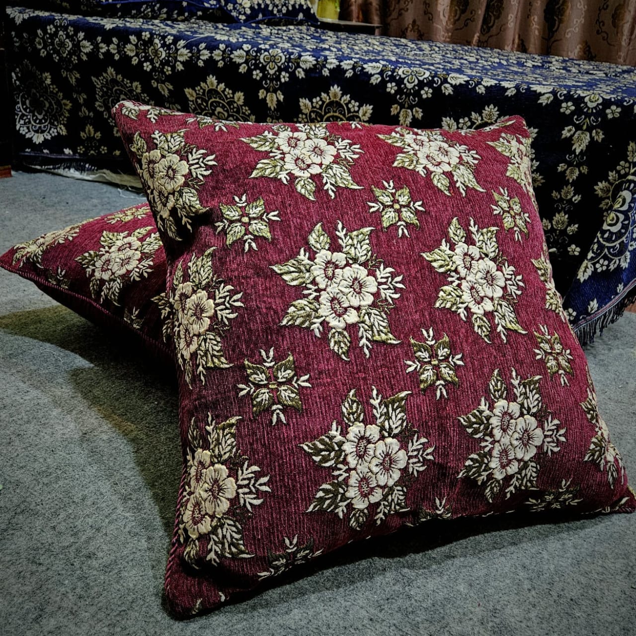 Latest Collection 👉 2 PCS Floor cushion Cover set *💯  👉 Fabric velvat ❤