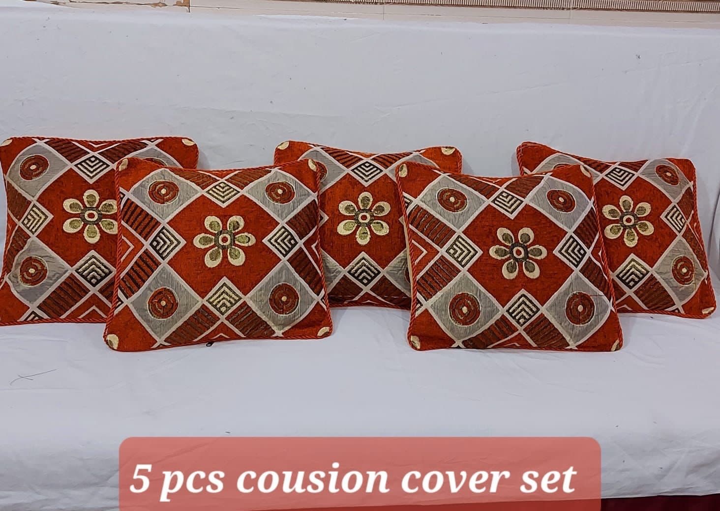 👉 5 PCS Cushions covers set 👌 💯  👉 Fabric Velvet ❤